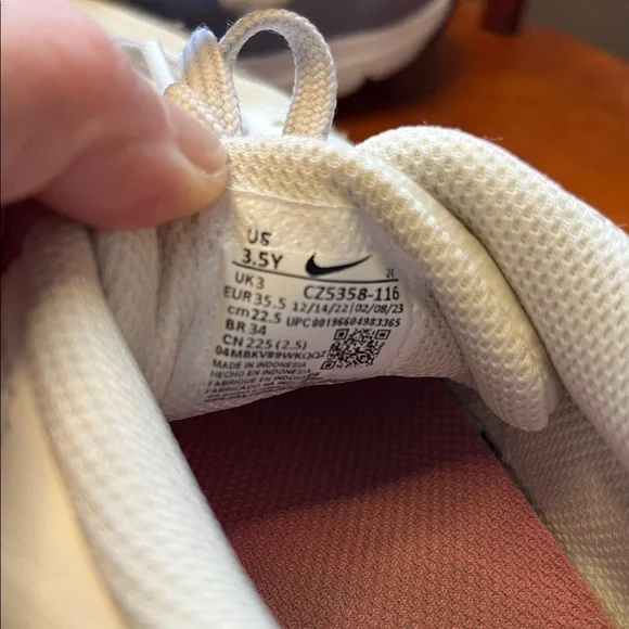 Nike Air Max SC (GS) – Sail / Laser Orange – Boys Size 3.5Y – EUC - Picture 10 of 12